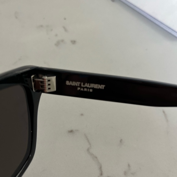 EUC Saint Laurent SL 507 - Picture 6 of 8